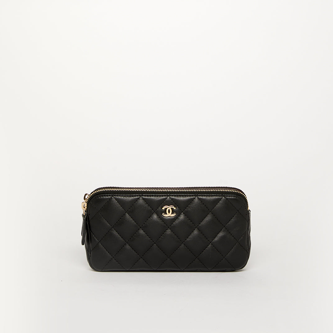 Small CC Quilted Lambskin Clutch With Chain in Black