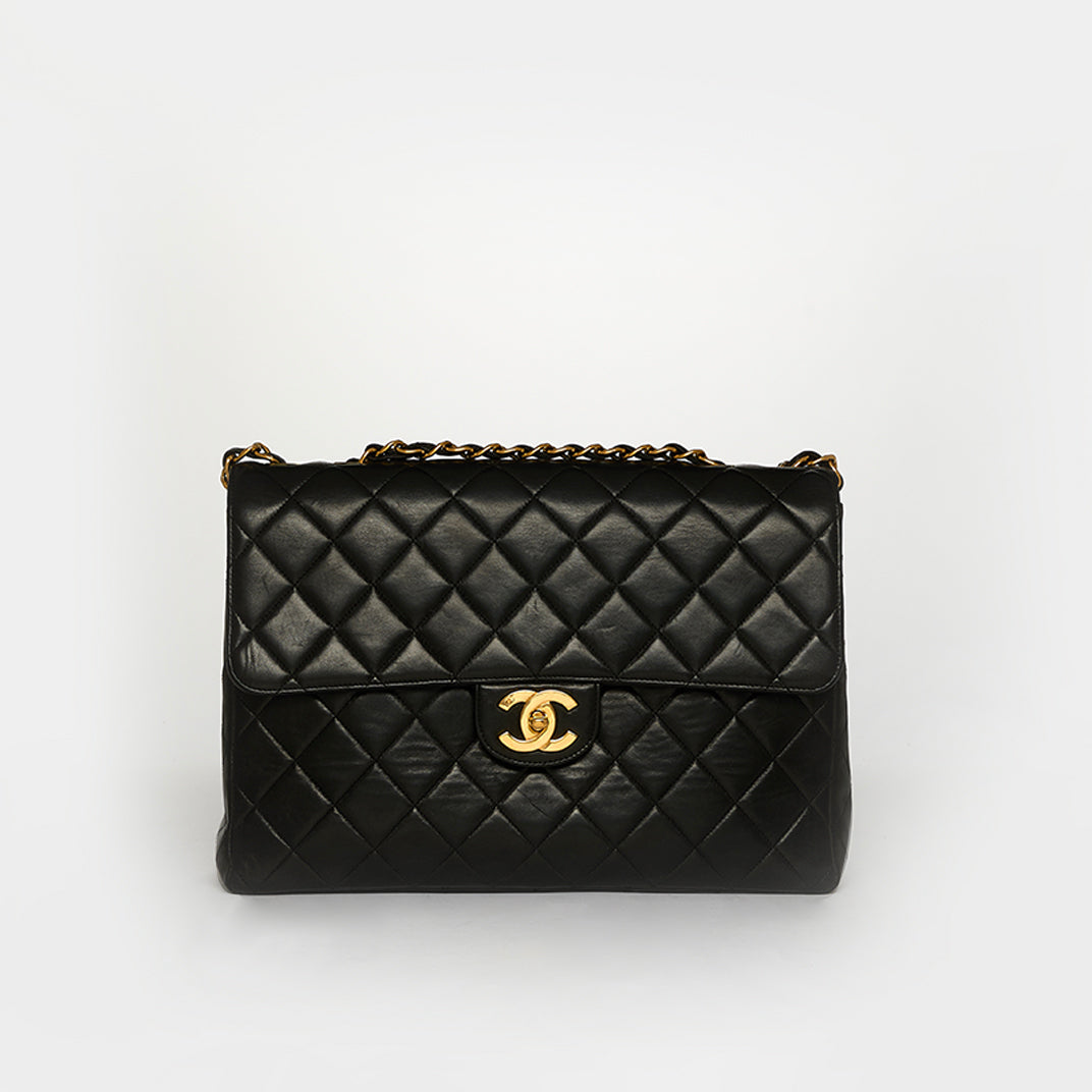 Jumbo Classic Single Flap Shoulder Bag in Black Lambskin