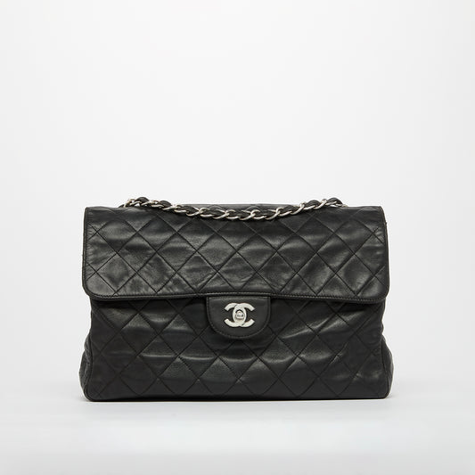 Vintage Classic Single Flap Bag in Black Lambskin 1996 - 1997 [ReSale]