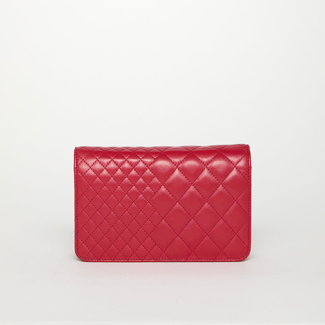 Quilted Lambskin Asymmetrical Stitch Wallet On Chain in Red