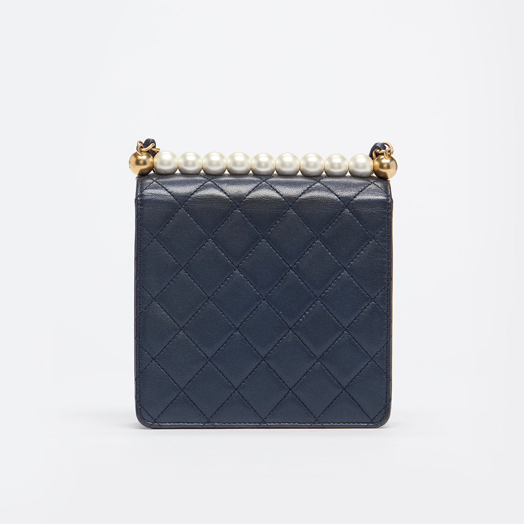 Small Chic Pearls Flap Bag in Navy Leather