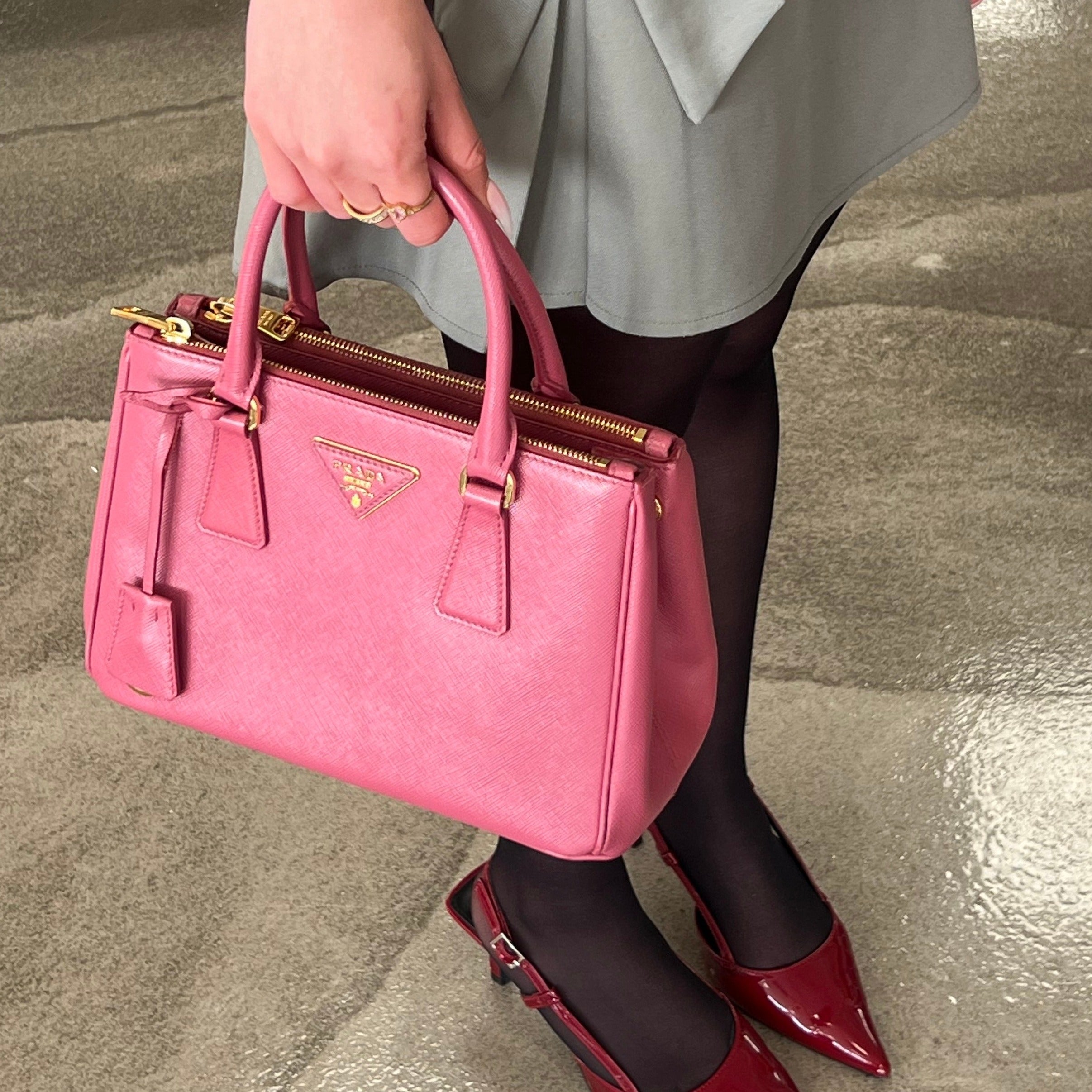 Small Galleria Double Zip Tote in Pink Saffiano Leather