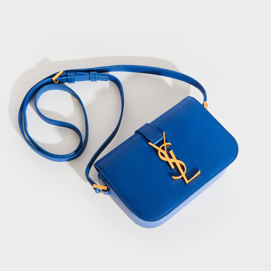 Université Small Shoulder Bag in Blue