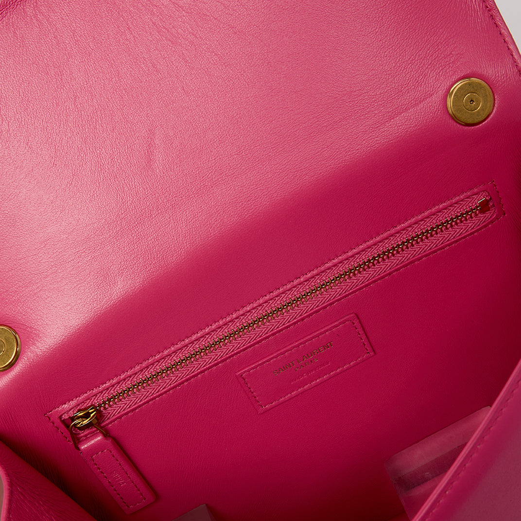 Le Carré Medium Leather Bag in Neon Pink