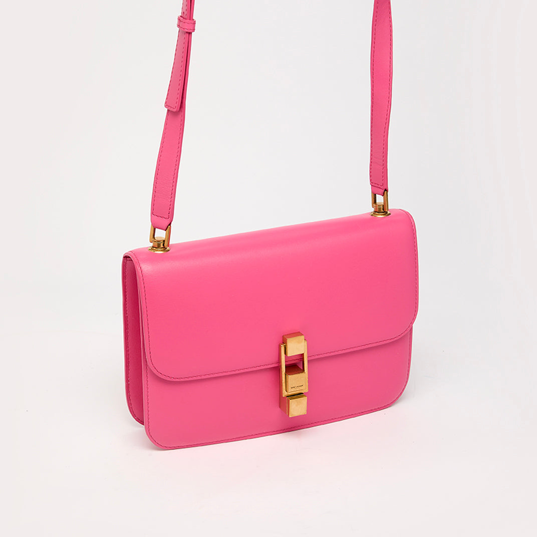 Le Carré Medium Leather Bag in Neon Pink